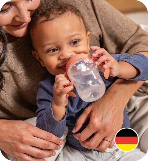 [Translate to English (Australia) (Reborn) nuk.com.au:] Mother and Baby with Learner Bottle