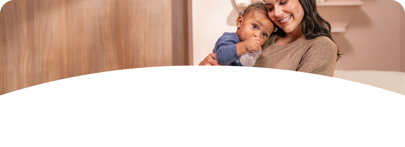 [Translate to English (Australia) (Reborn) nuk.com.au:] Mother and Baby with Learner Bottle