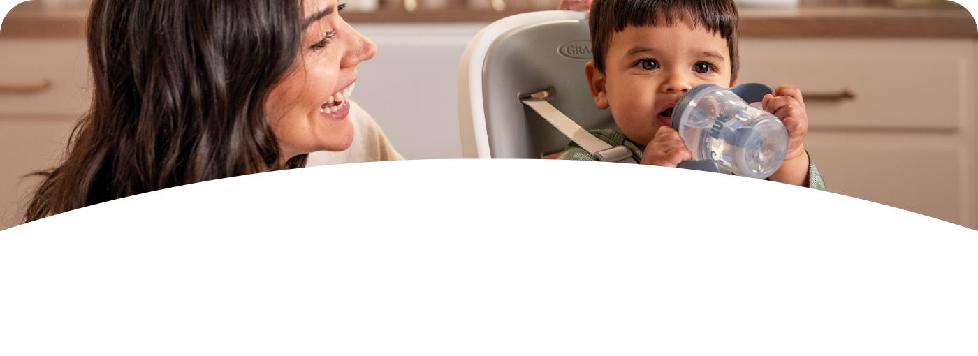 [Translate to English (Australia) (Reborn) nuk.com.au:] Mother and Baby with Learner bottle