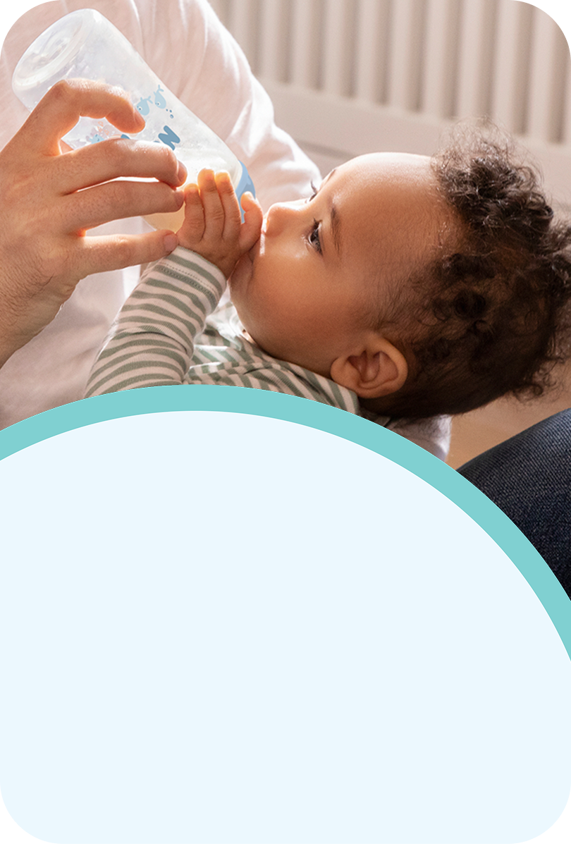 [Translate to English (Australia) (Reborn) nuk.com.au:] Baby with Baby bottle