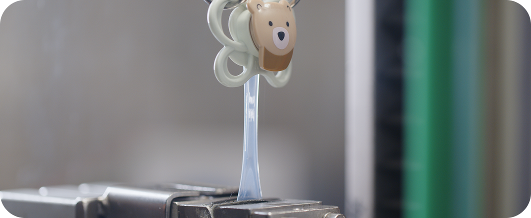 [Translate to English (Australia) (Reborn) nuk.com.au:] Soother strengthening test